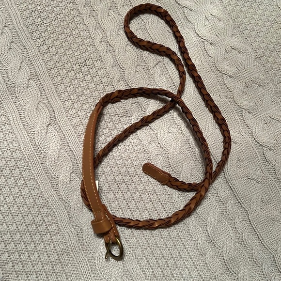 Braided Faux Leather Belt - Picture 2 of 6